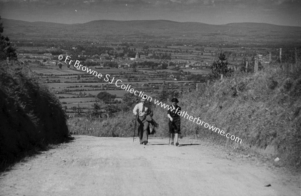 WALKERS IN THE GLEN OF AHERLOW